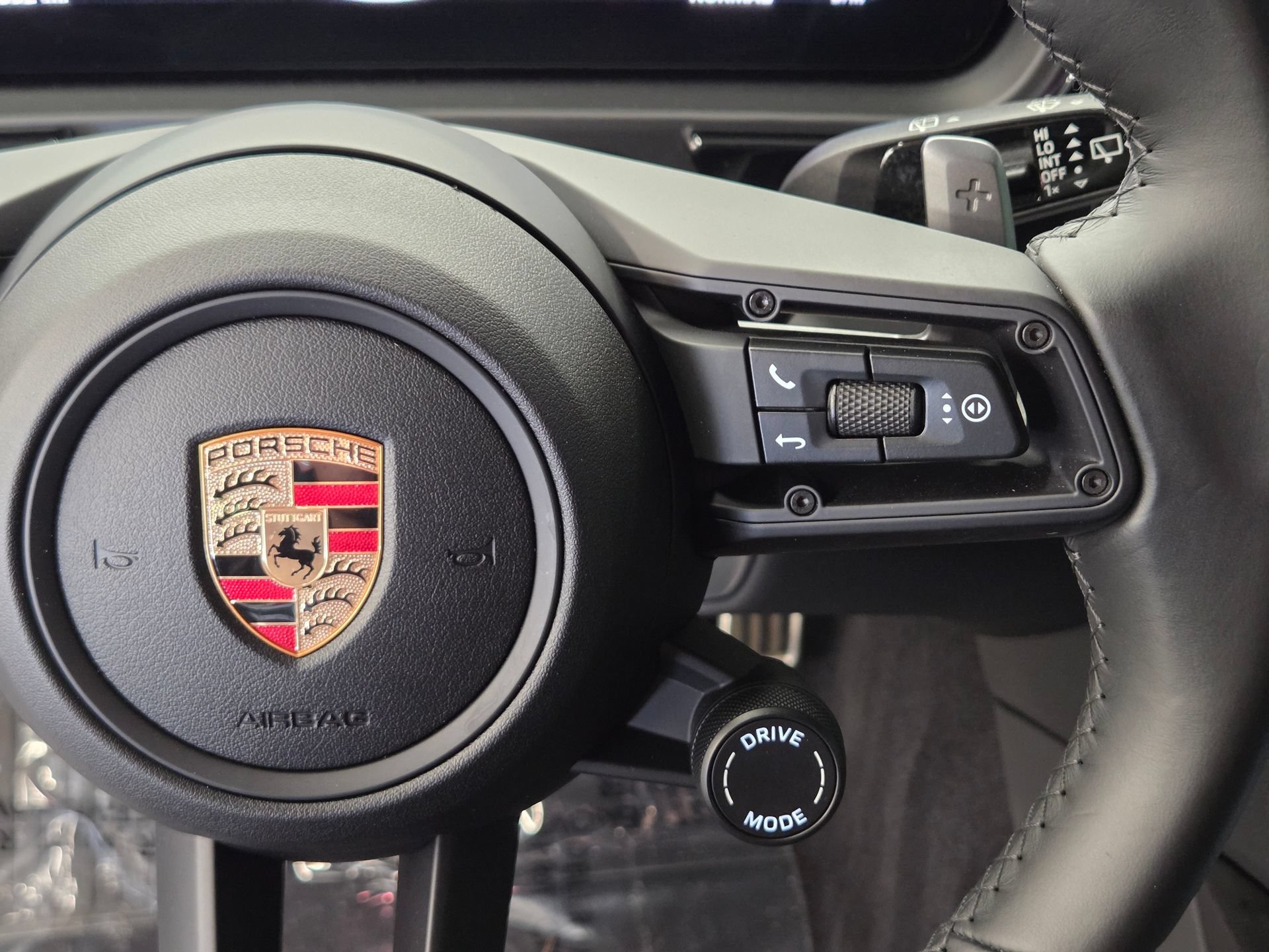 Certified 2024 Porsche Cayenne S AWD/4WD image 18