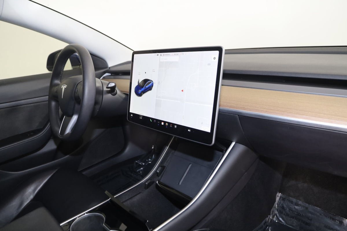 Used 2020 Tesla Model 3 Standard Range image 41