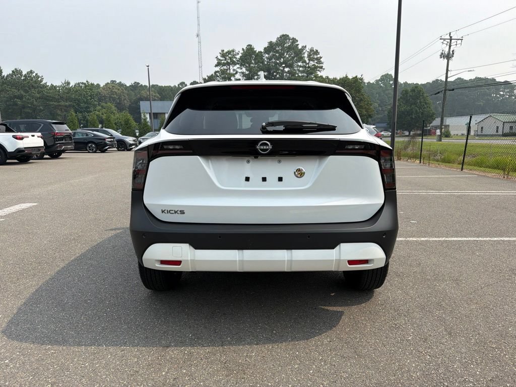 Certified 2025 Nissan Kicks SV FWD image 6