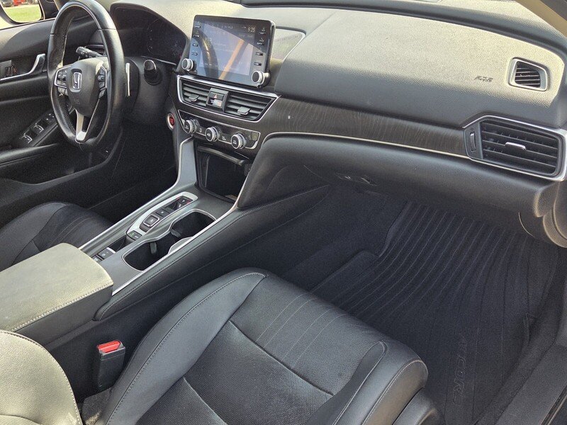 Used 2020 Honda Accord Touring image 19