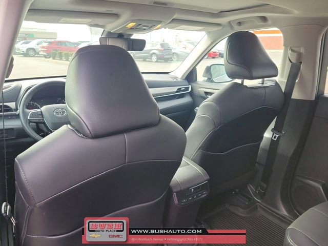 Used 2021 Toyota Highlander XLE image 16