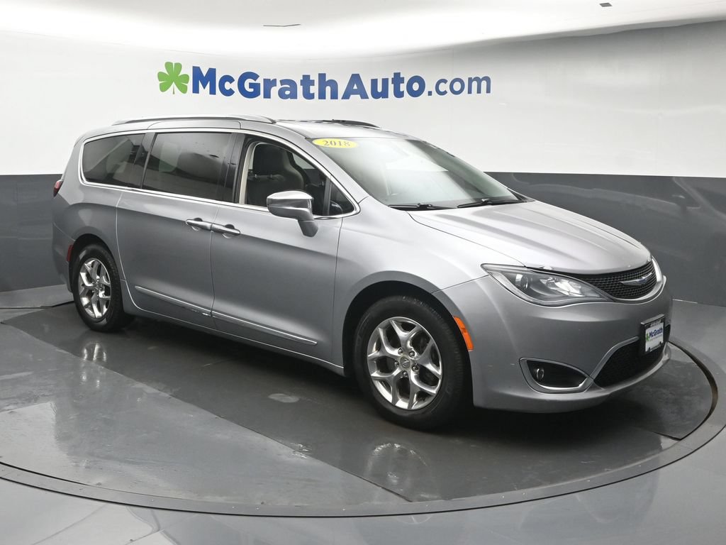 Used 2018 Chrysler Pacifica Limited FWD image 2