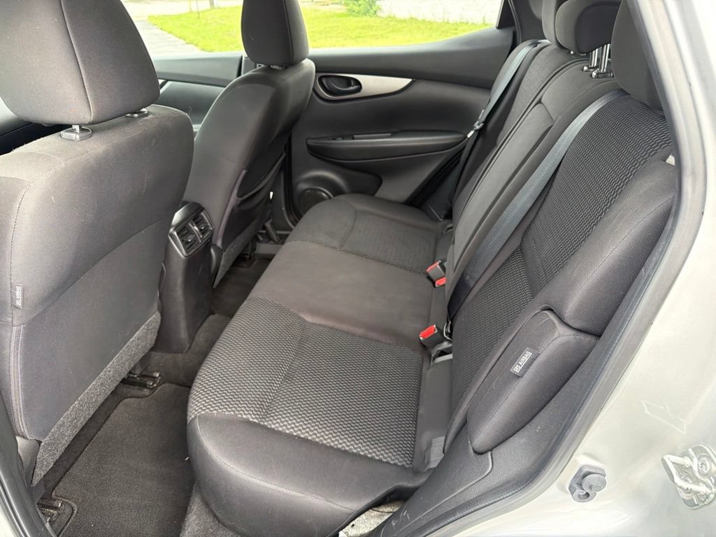 Used 2022 Nissan Rogue Sport S FWD image 17
