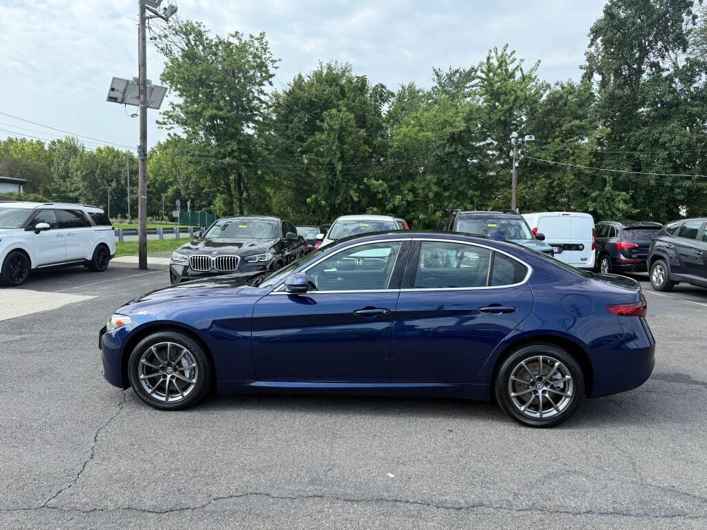 Used 2020 Alfa Romeo Giulia AWD image 5