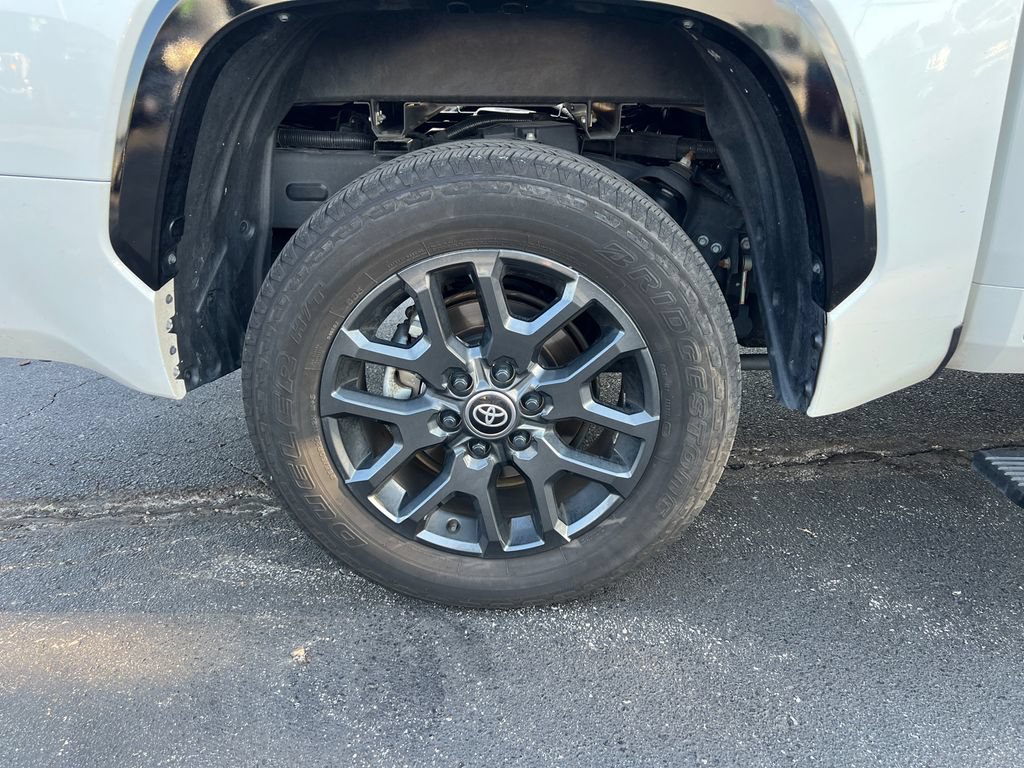 Used 2025 Toyota Tundra Platinum AWD/4WD image 6