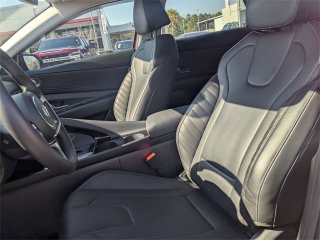 Used 2024 Hyundai Elantra Limited image 14