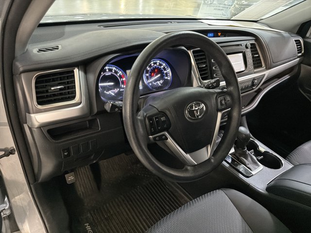 Used 2016 Toyota Highlander LE w/ Protection Package #3 AWD/4WD image 9