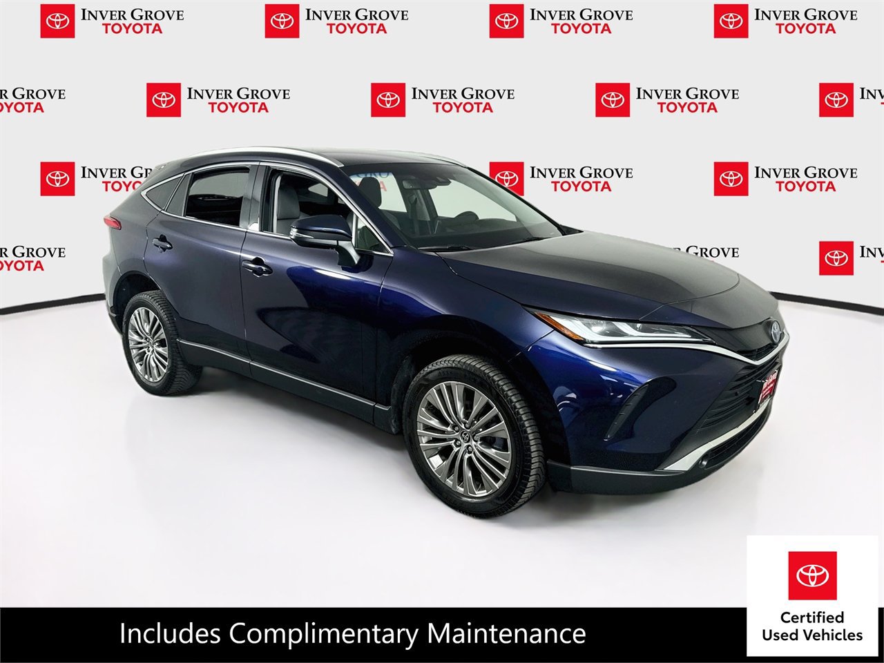 Certified 2024 Toyota Venza XLE AWD/4WD image 3