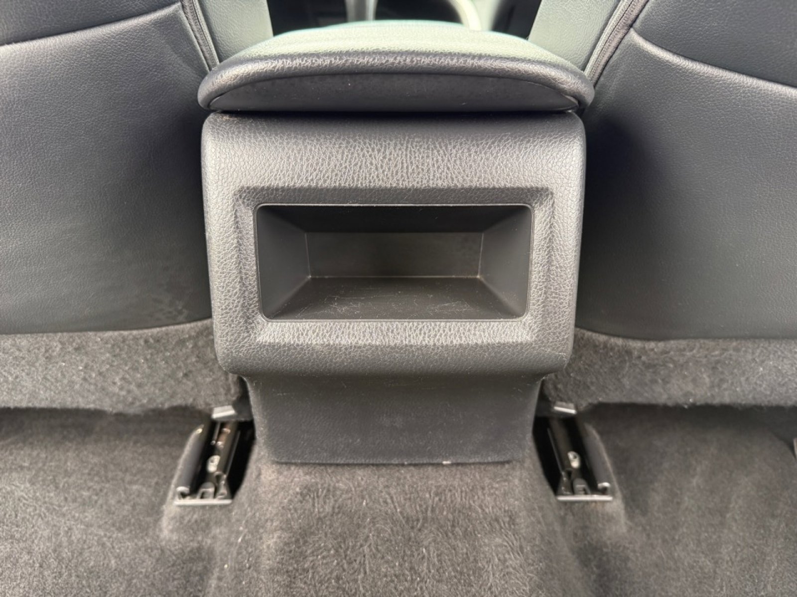 Used 2019 Toyota Camry SE FWD image 30