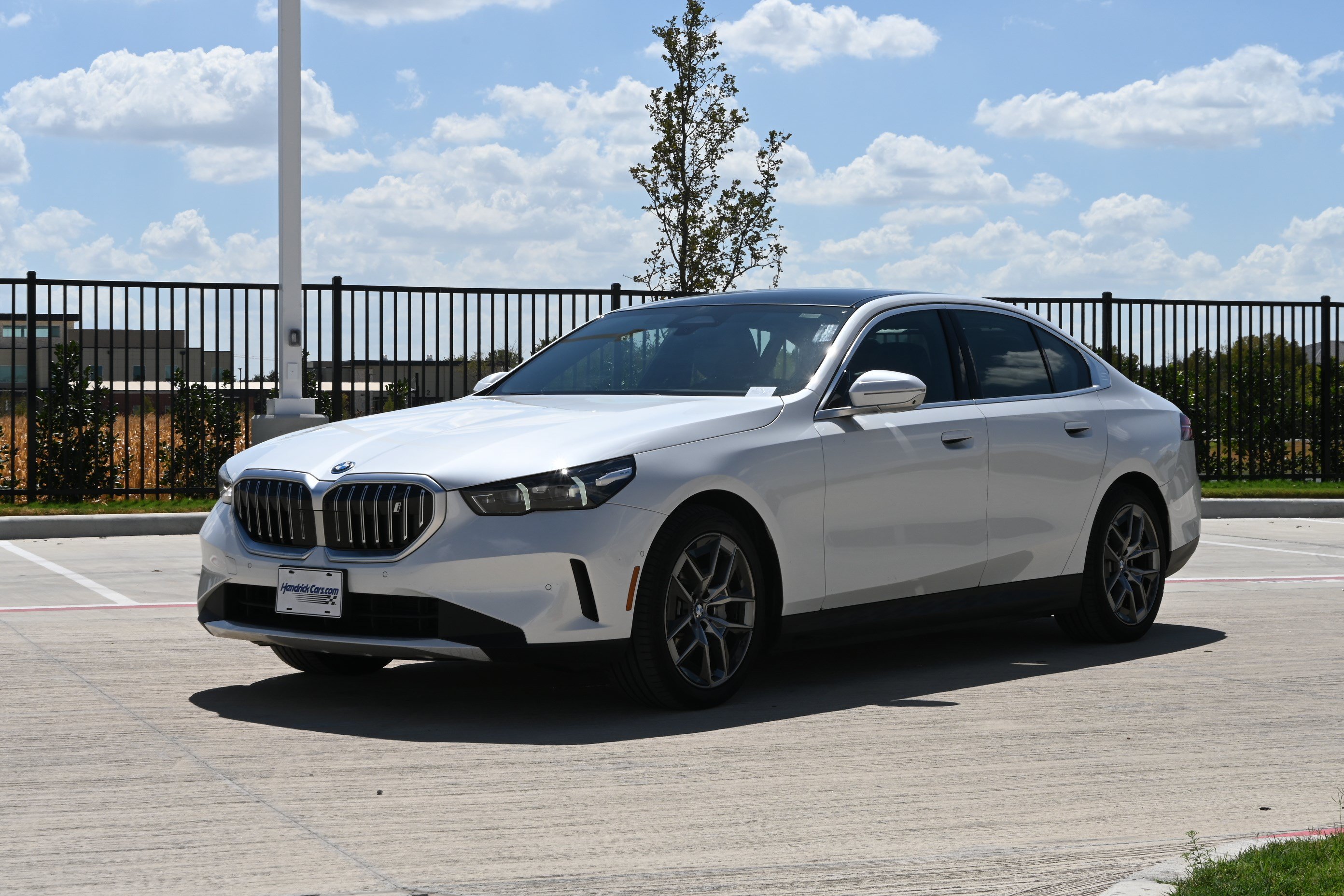 Used 2026 BMW i5 eDrive40 w/ Executive Package AWD/4WD image 5