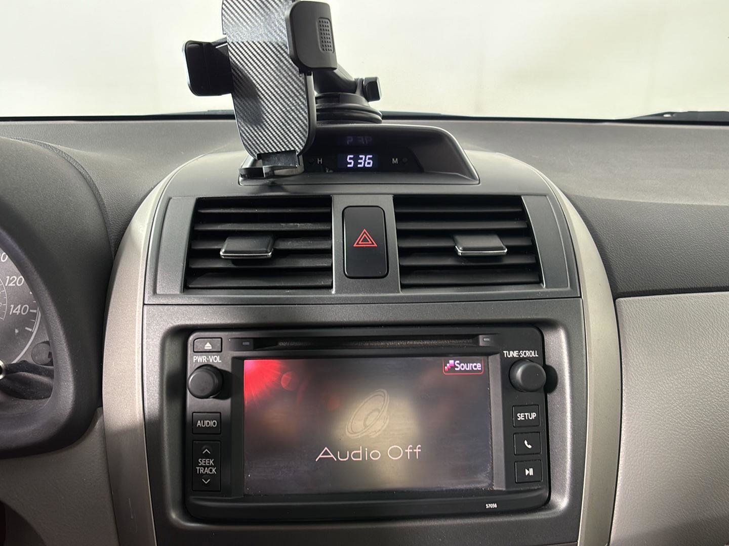 Used 2013 Toyota Corolla LE FWD image 29