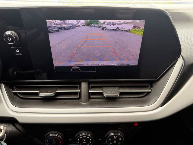 Used 2024 Chevrolet Trax LS w/ LS Convenience Package FWD image 18