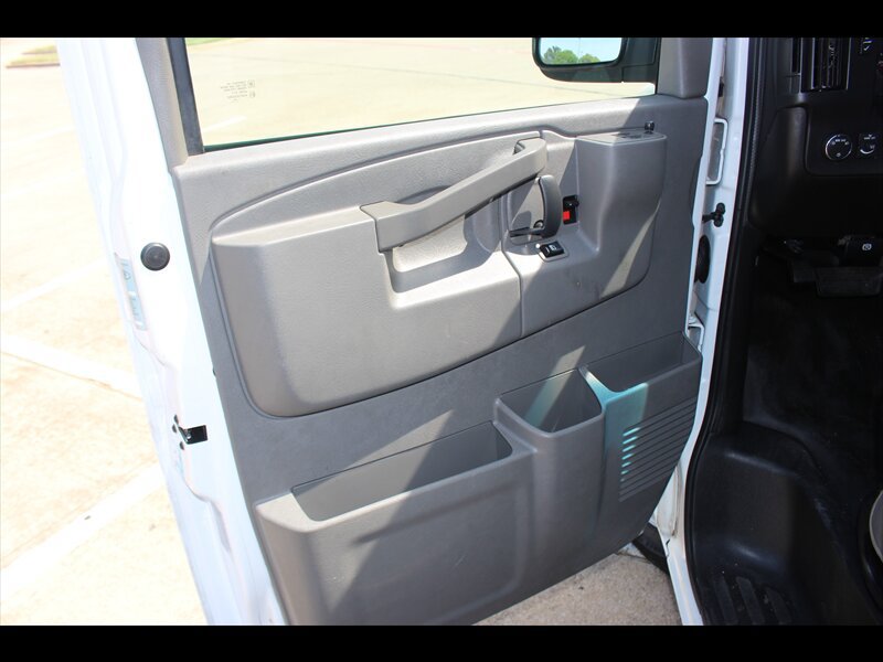 Used 2021 Chevrolet Express 2500 w/ Driver Convenience Package RWD image 19