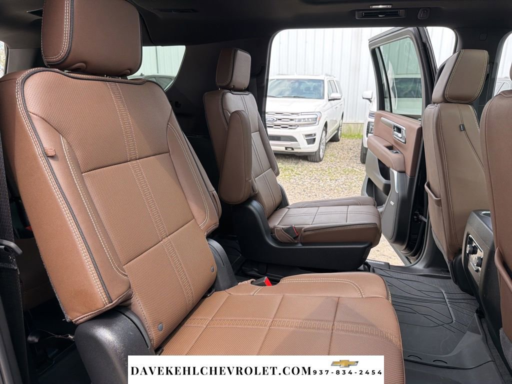 Used 2025 Chevrolet Suburban High Country w/ Sun And Tow Package AWD/4WD image 25