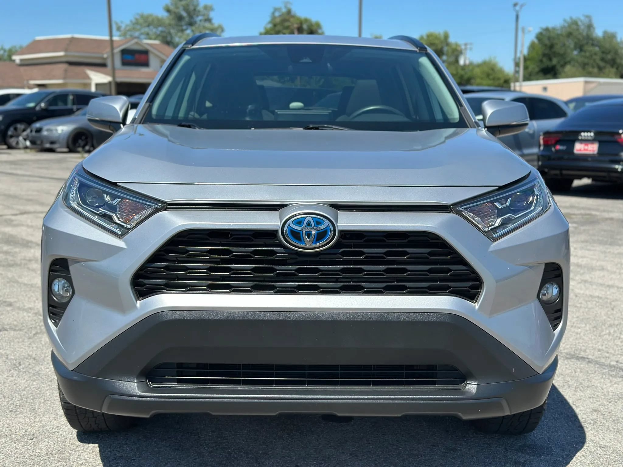 Used 2021 Toyota RAV4 XLE w/ Convenience Package AWD/4WD image 3
