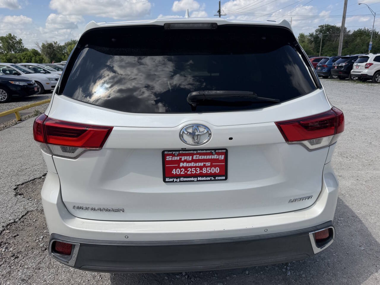 Used 2017 Toyota Highlander Limited Platinum FWD image 4