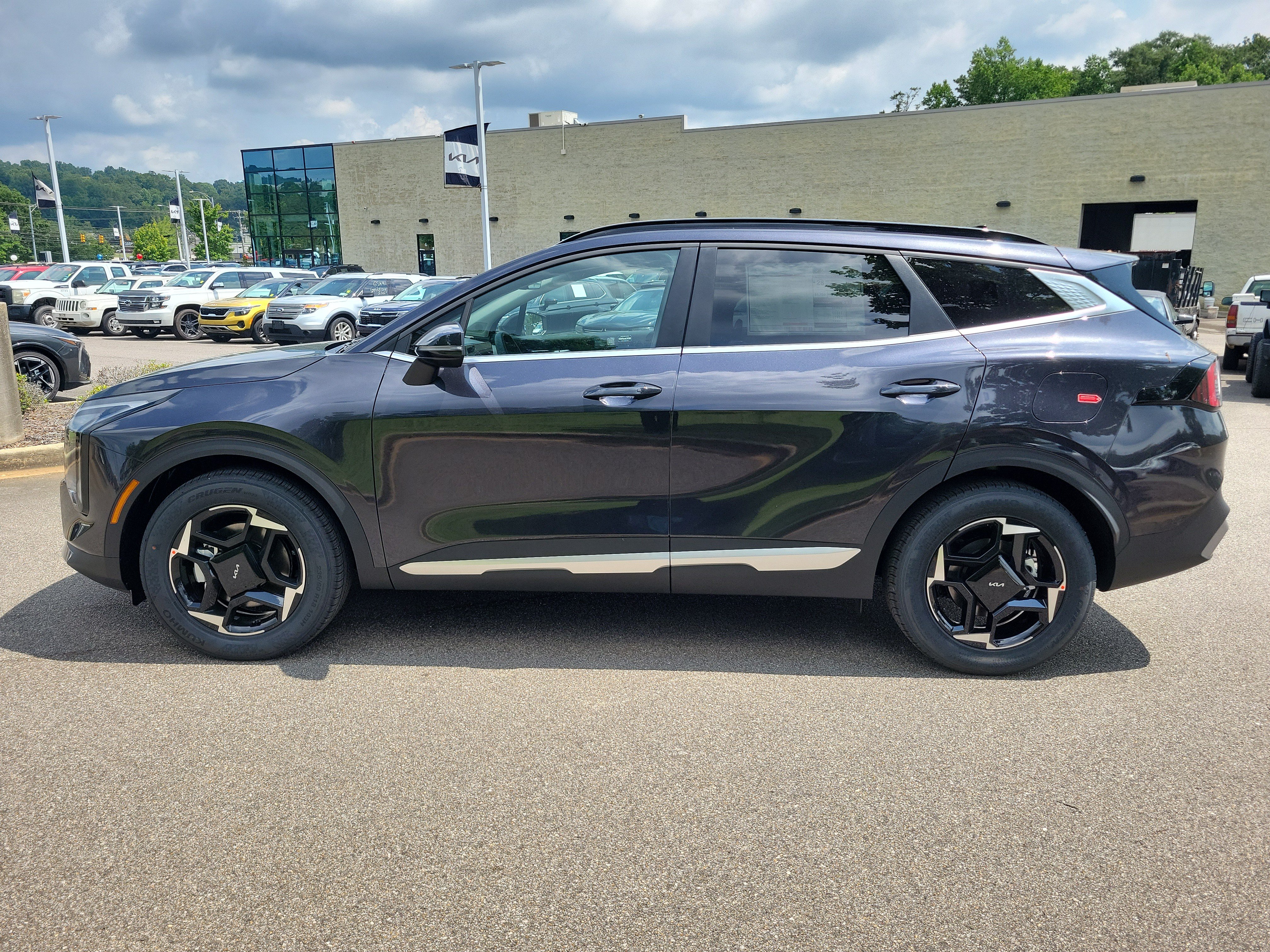 New 2026 Kia Sportage EX w/ EX Panorama Roof Package FWD image 2