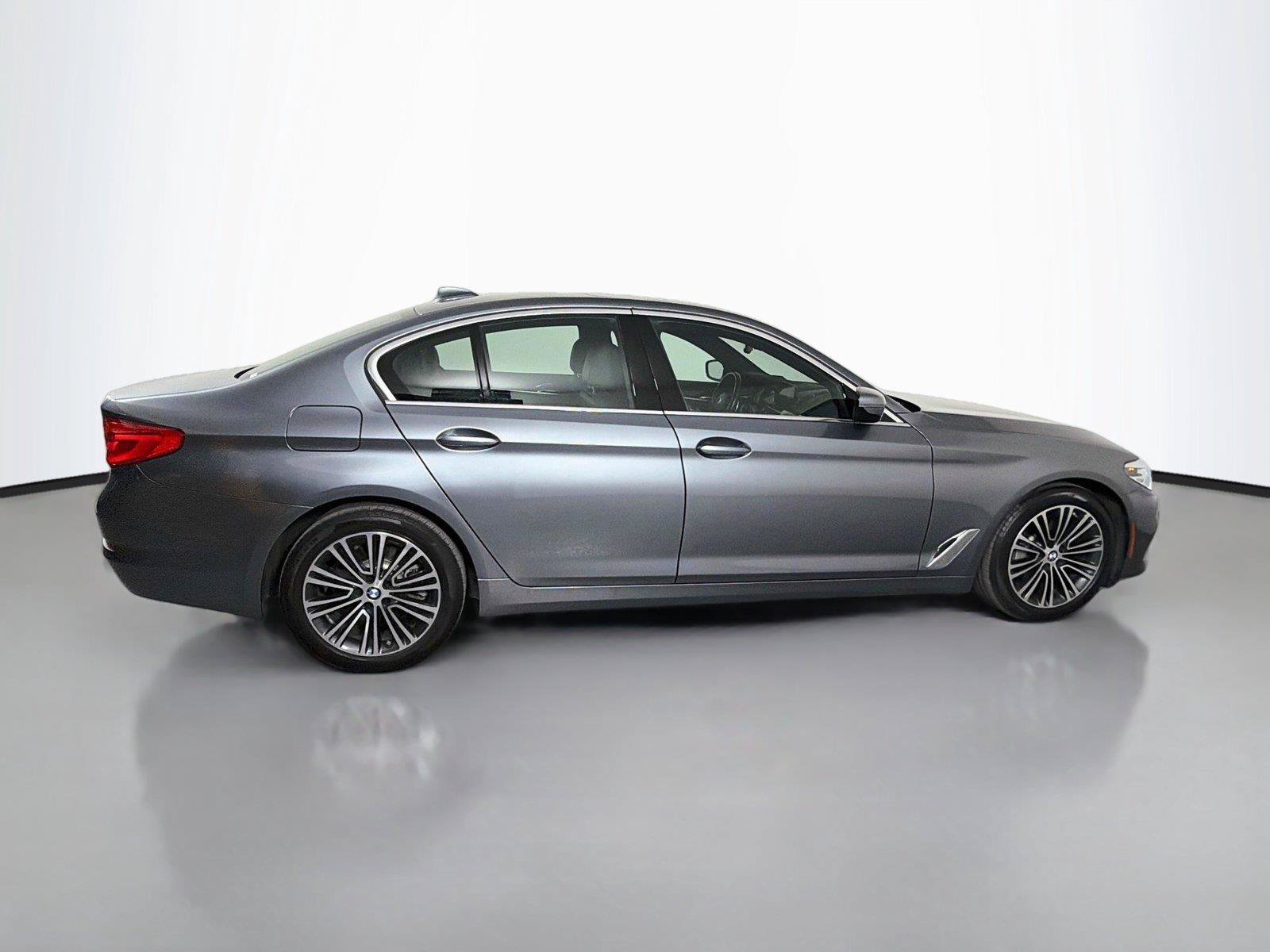 Used 2019 BMW 530i w/ Convenience Package RWD image 4