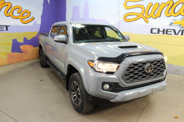 Used 2021 Toyota Tacoma TRD Sport AWD/4WD image 2