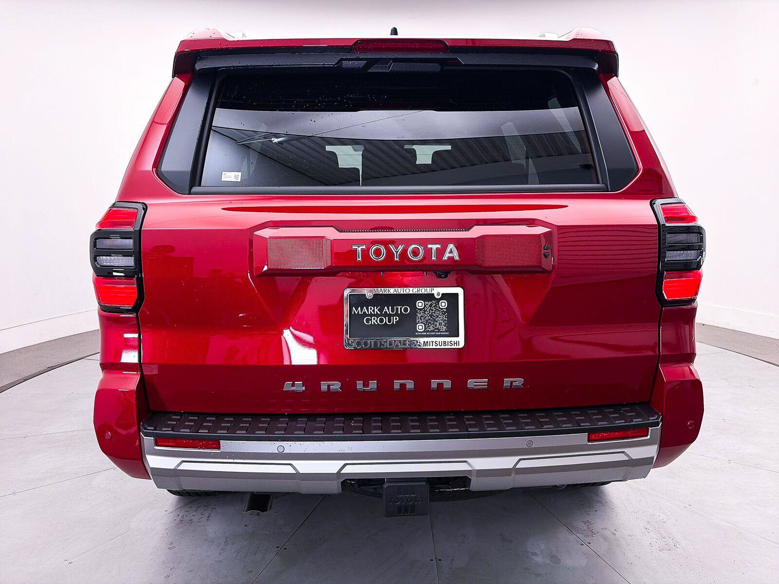 Used 2025 Toyota 4Runner Limited AWD/4WD image 16