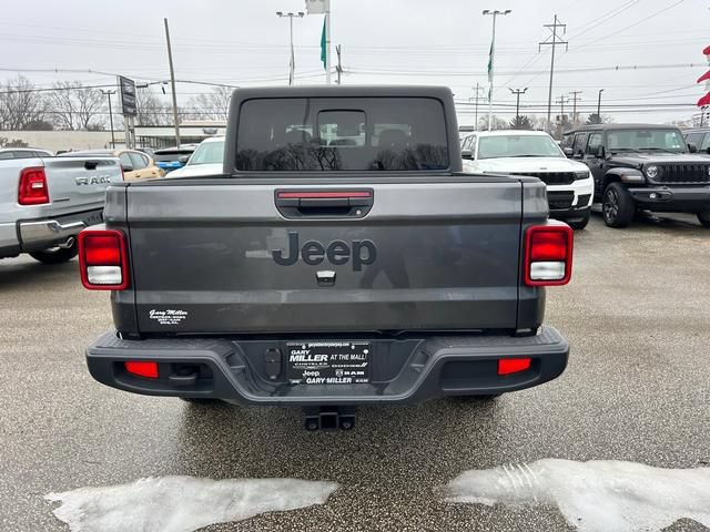 New 2025 Jeep Gladiator Sport AWD/4WD image 4