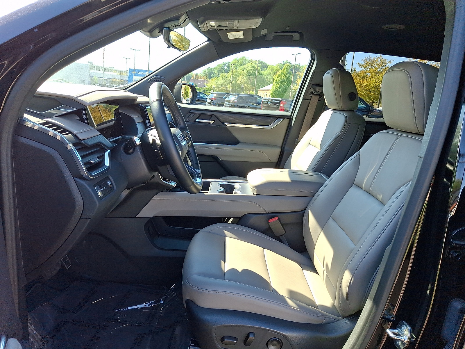 Used 2026 GMC Acadia Elevation w/ Elevation Premium Package FWD image 14