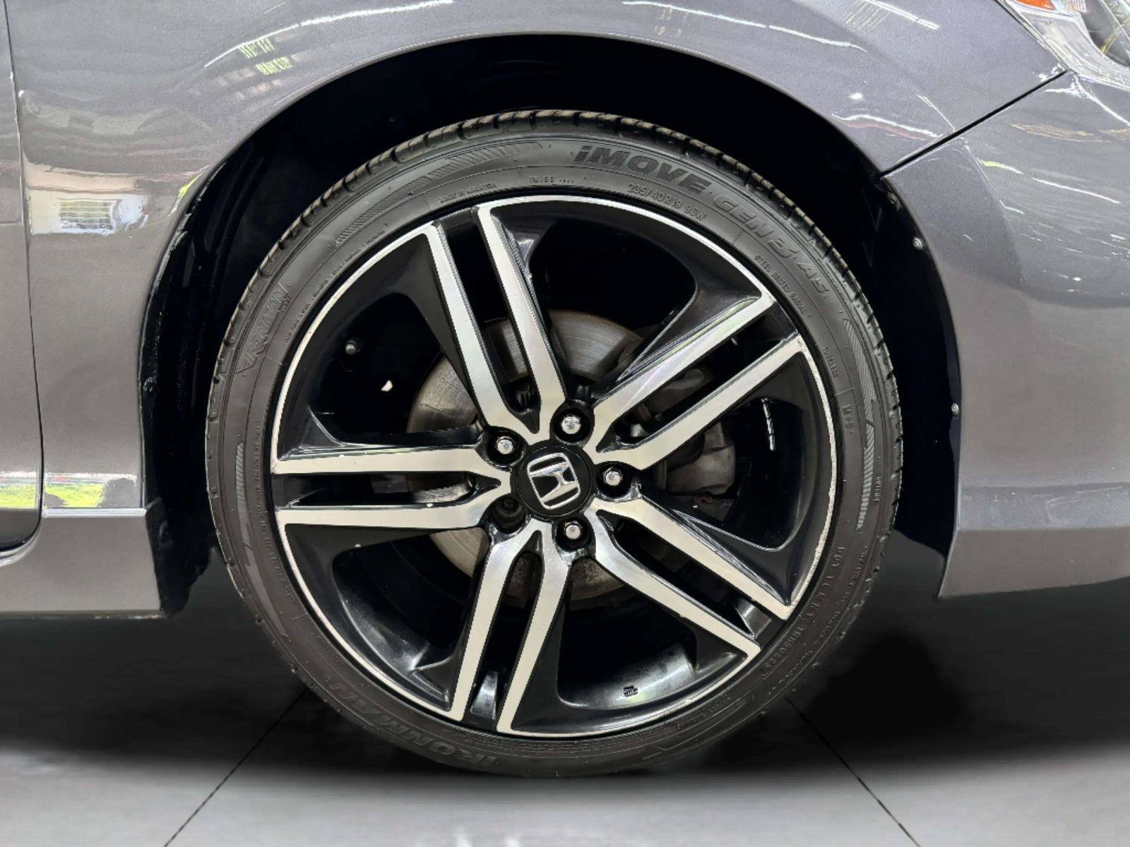 Used 2017 Honda Accord Sport image 35