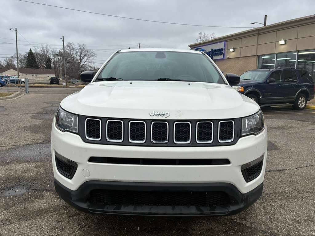 Used 2019 Jeep Compass Sport image 2