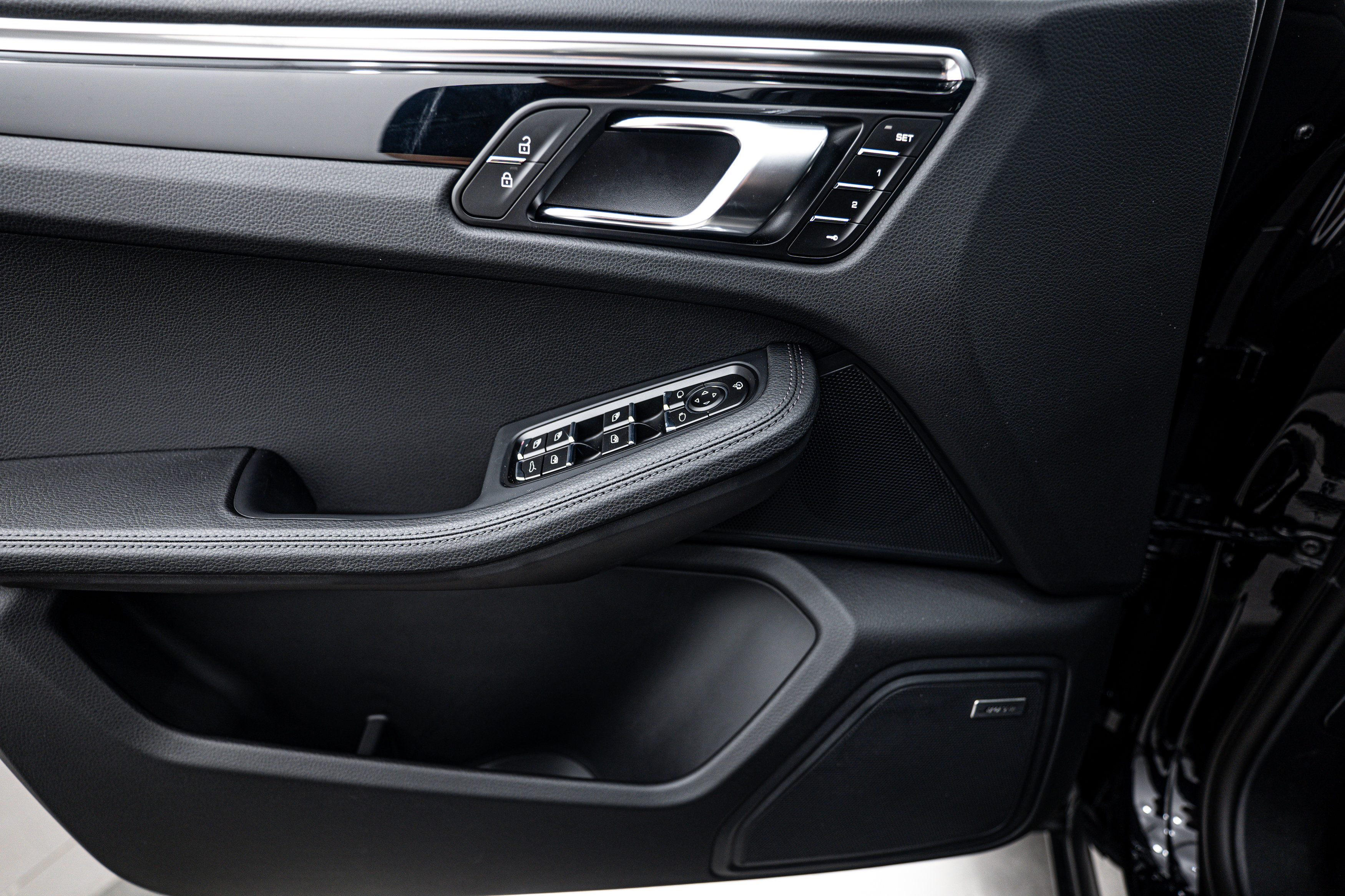 New 2025 Porsche Macan image 16