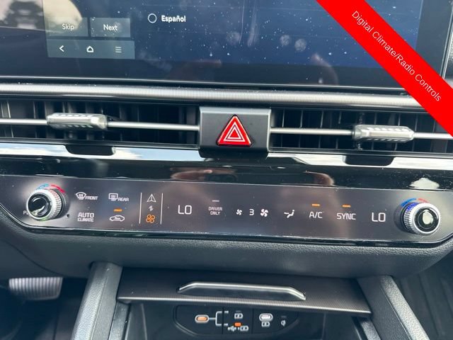 Certified 2026 Kia Sportage EX w/ EX Panoramic Sunroof Package AWD/4WD image 39