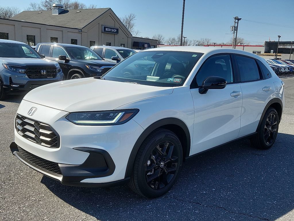 New 2025 Honda HR-V Sport image 2