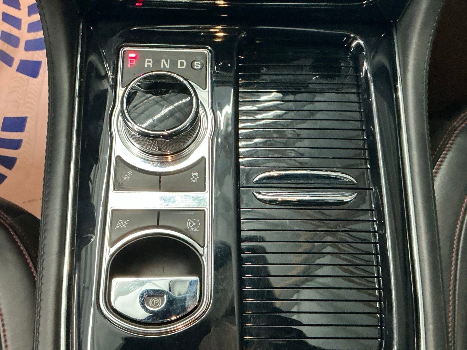 Used 2015 Jaguar XJ R LWB image 30