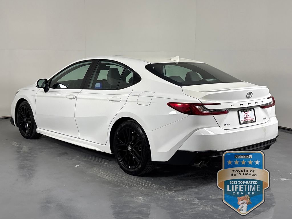 Used 2025 Toyota Camry SE w/ Convenience Package image 4