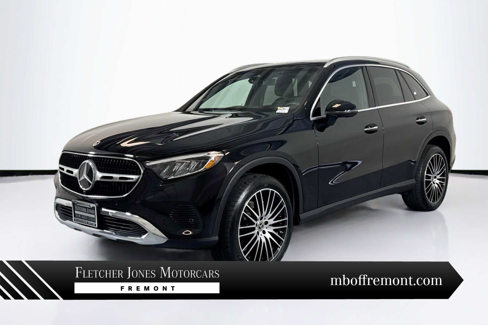 Used 2024 Mercedes-Benz GLC 300 4MATIC image 1