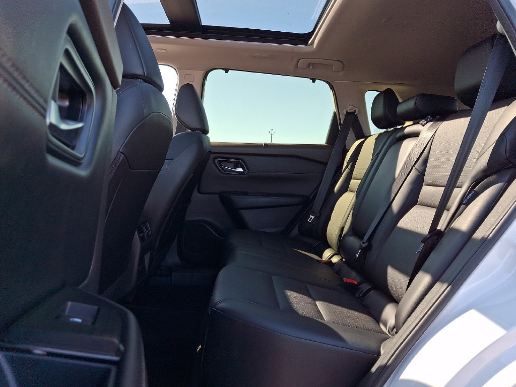 Certified 2023 Nissan Rogue SV w/ SV Premium B Package AWD/4WD image 11