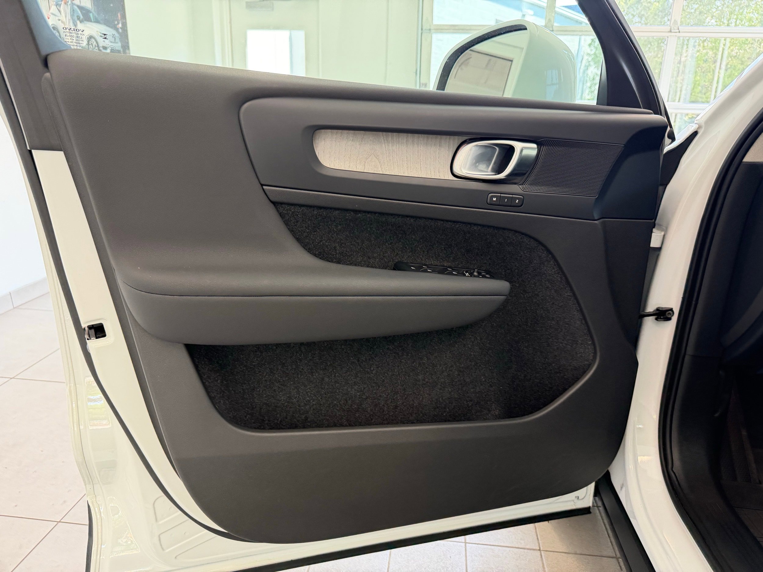 Certified 2023 Volvo XC40 B5 Core w/ Convenience Package AWD/4WD image 14