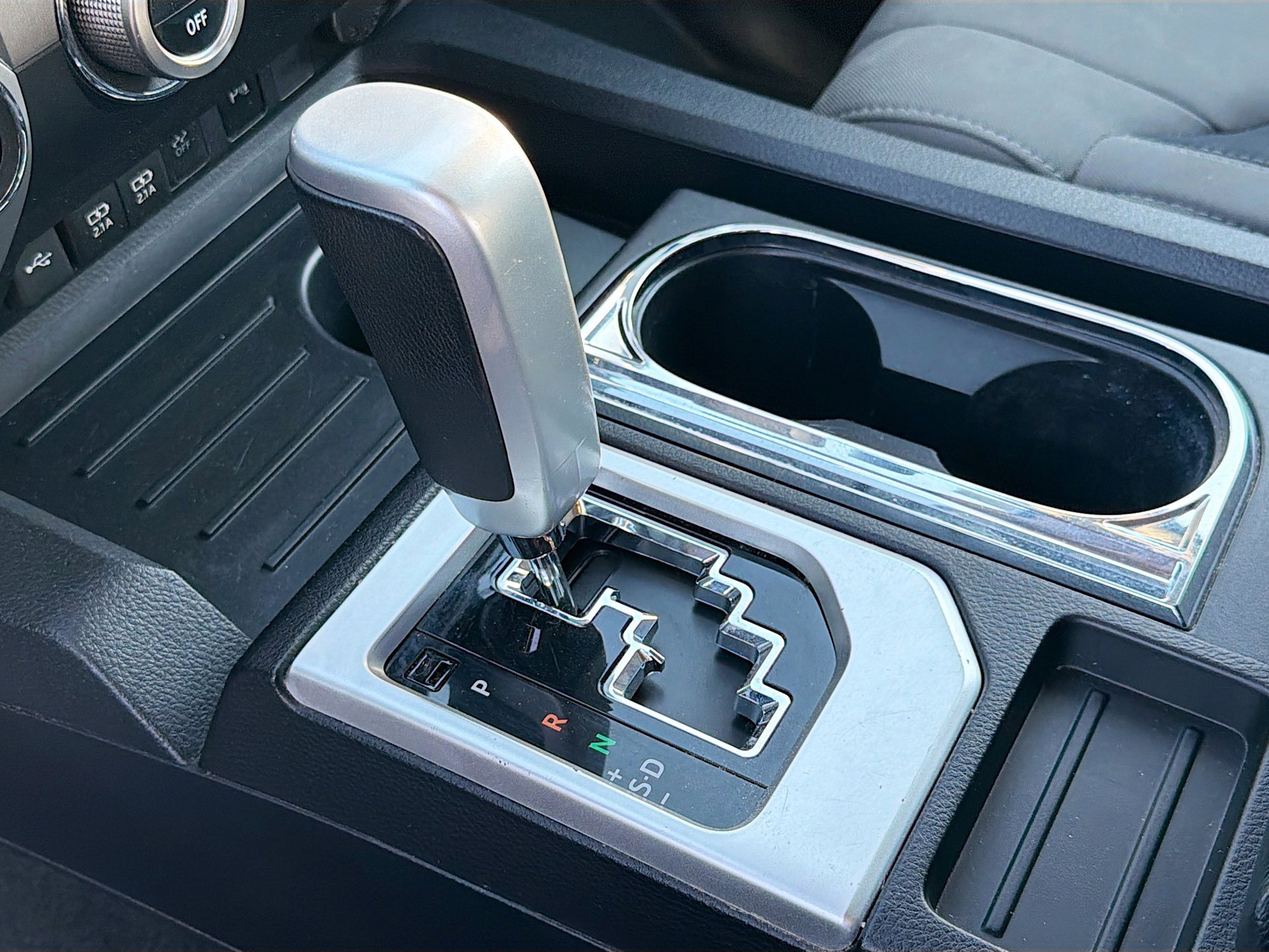 Used 2020 Toyota Tundra SR5 w/ TRD Off-Road Package image 27