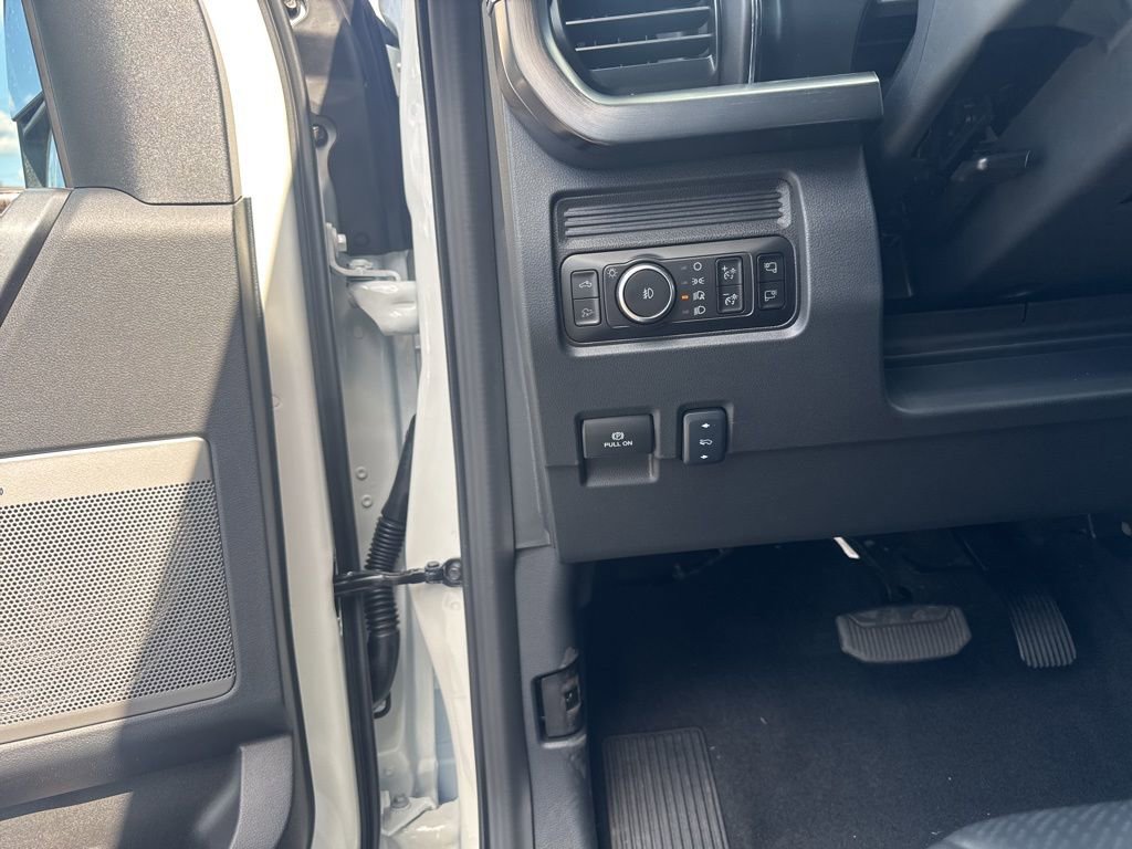 New 2026 Ford F350 Lariat w/ Black Appearance Package image 13