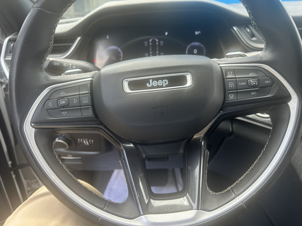 Used 2021 Jeep Grand Cherokee L Laredo RWD image 11