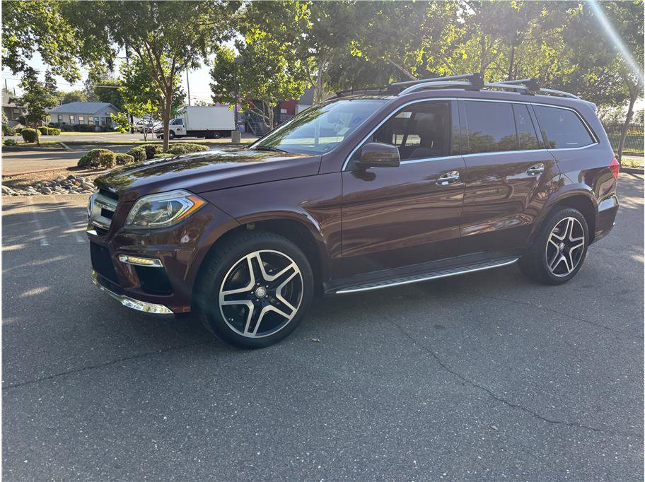 Used 2013 Mercedes-Benz GL 550 4MATIC image 3