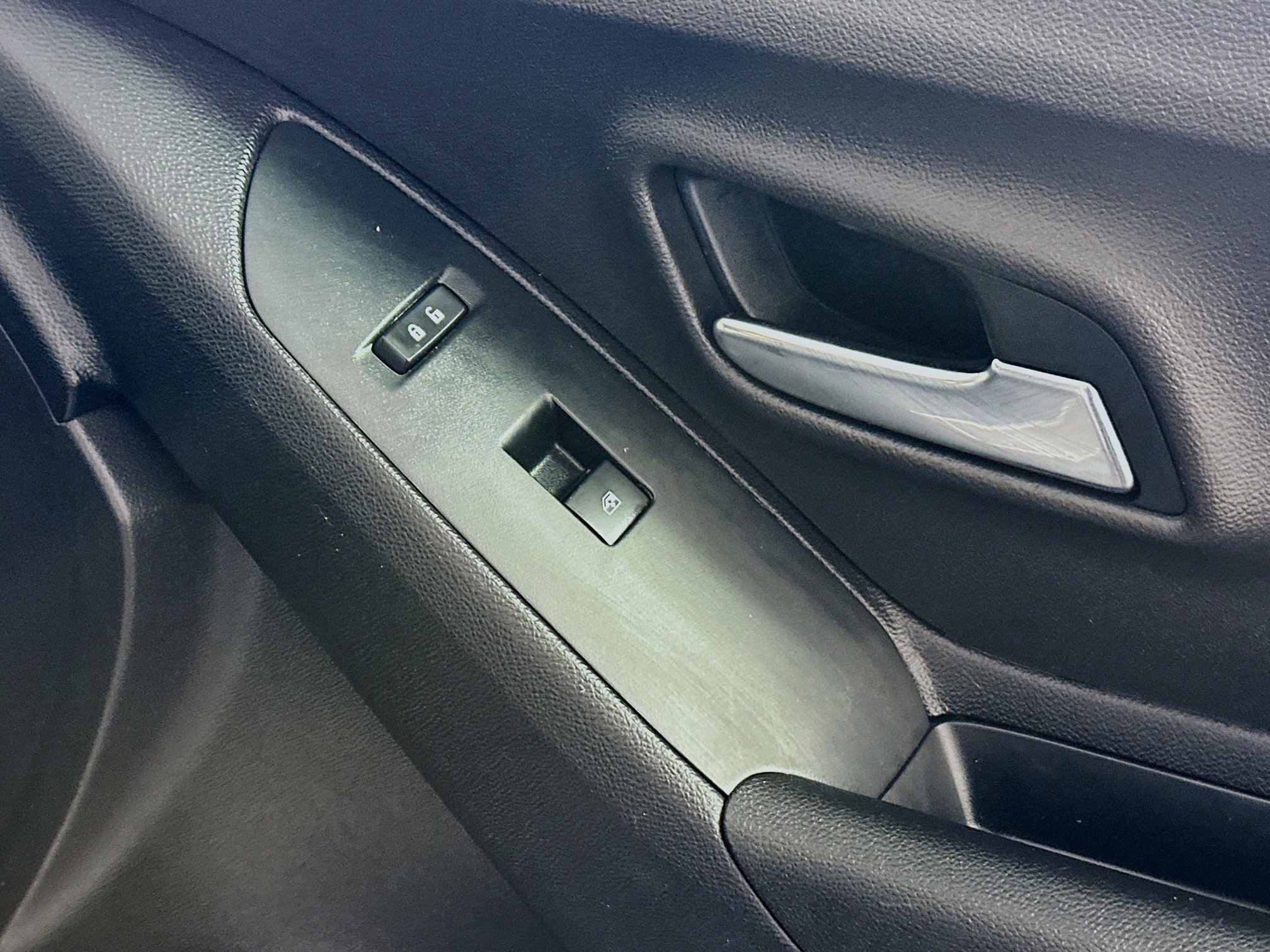 Used 2018 Chevrolet Trax LS FWD image 27