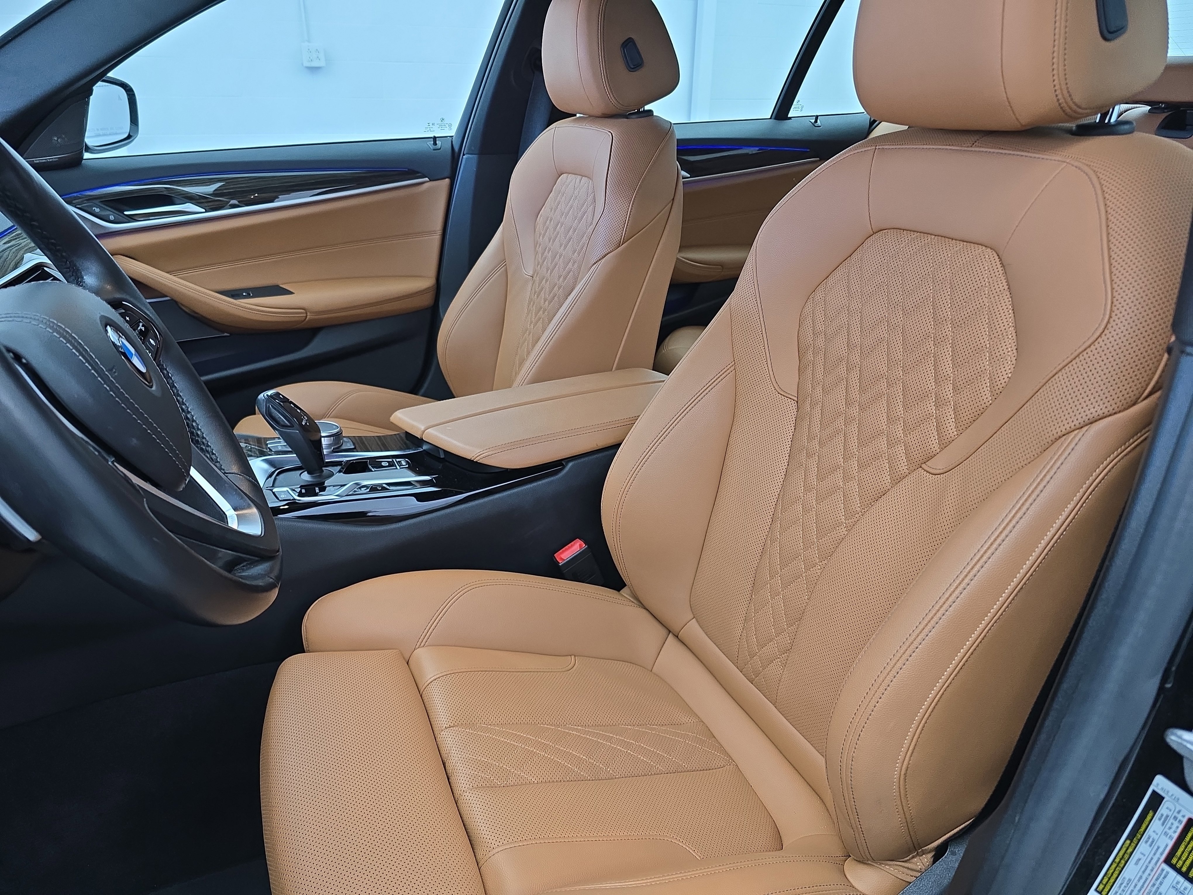 Used 2021 BMW 540i w/ Premium Package image 15