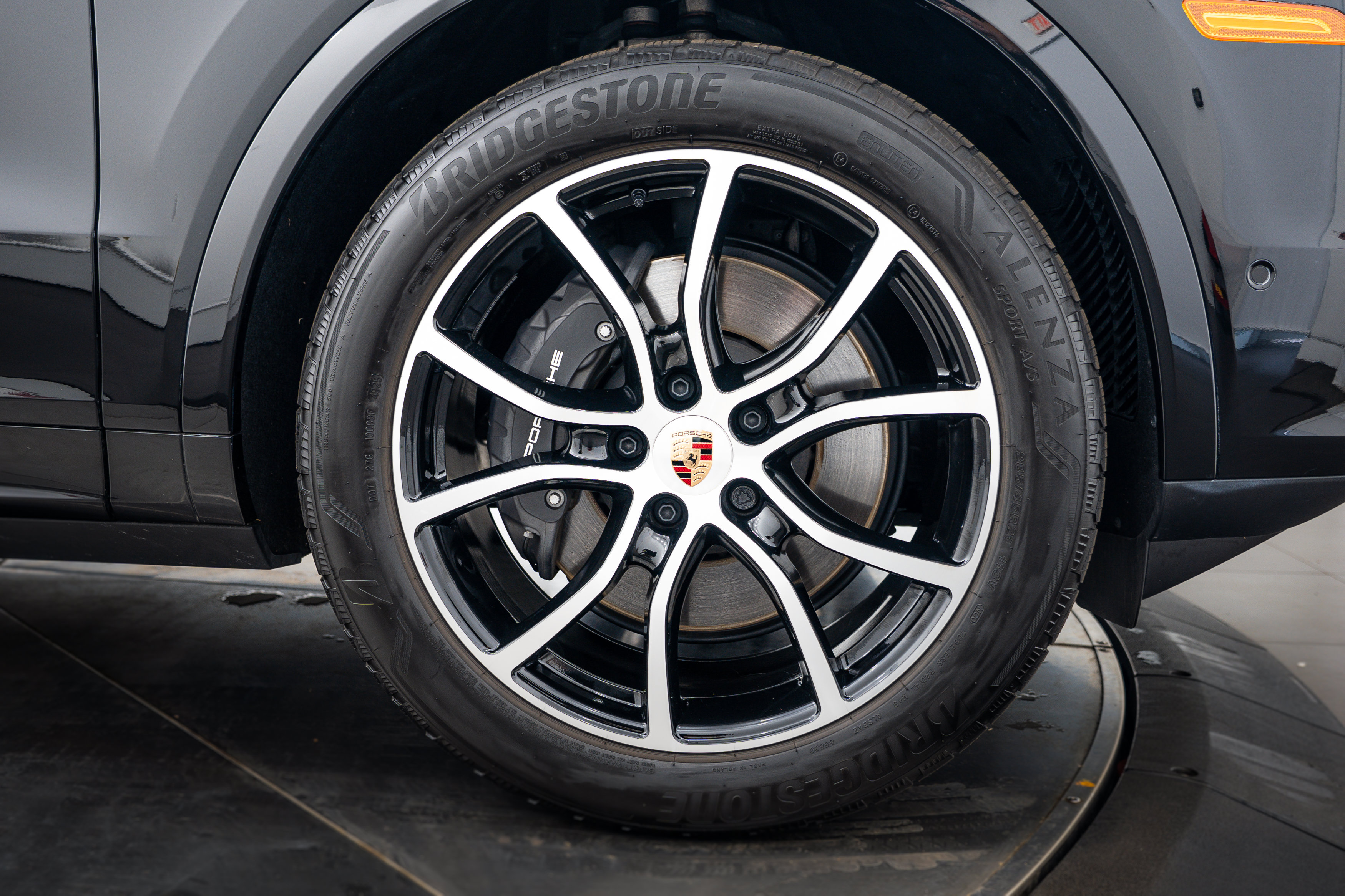 Certified 2026 Porsche Cayenne Coupe AWD/4WD image 11