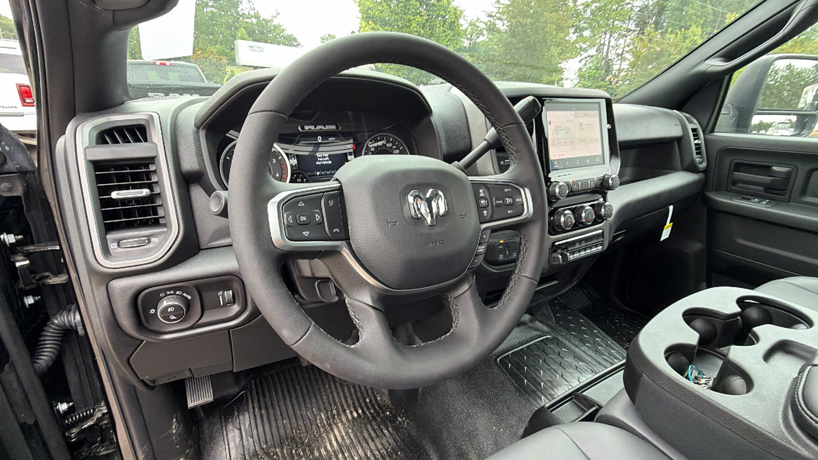 New 2025 RAM 5500 Tradesman w/ Safety Group AWD/4WD image 20