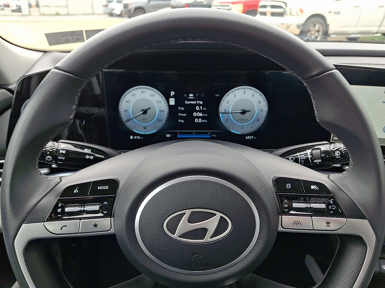 Certified 2025 Hyundai Elantra Limited FWD image 25