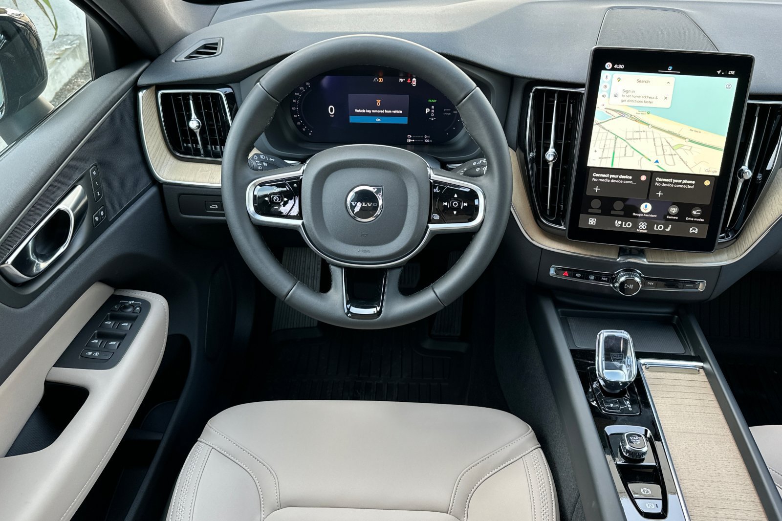 New 2026 Volvo XC60 T8 Plus w/ Climate Package PRO AWD/4WD image 14