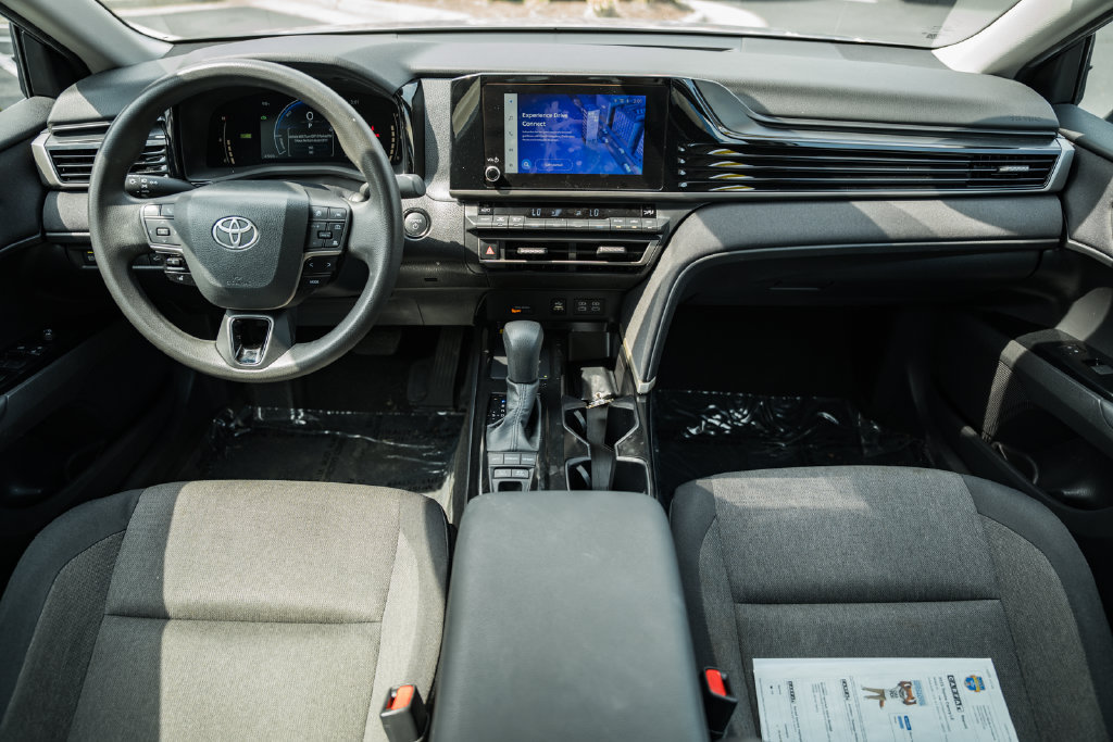Used 2025 Toyota Camry LE FWD image 19
