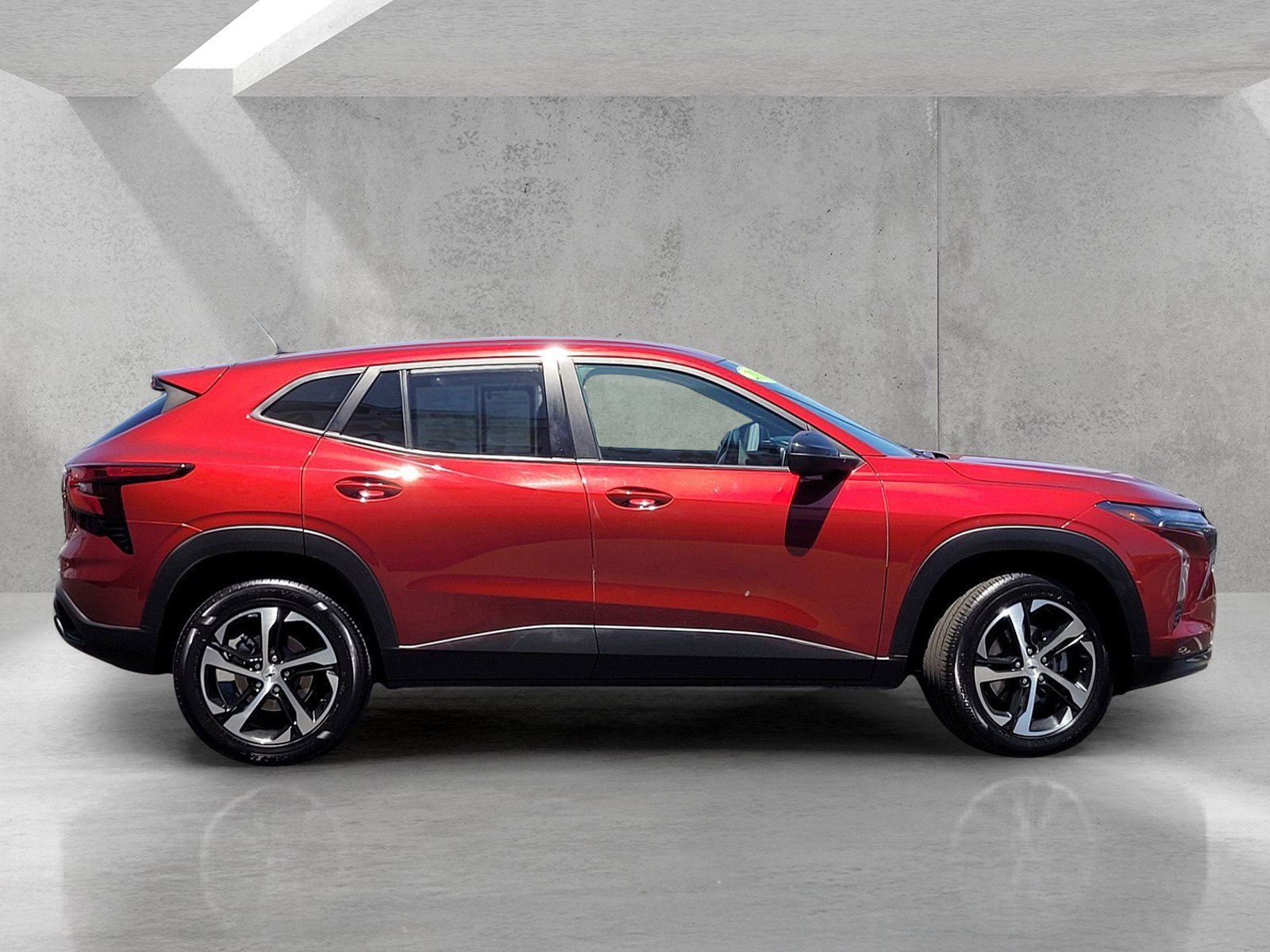 Used 2024 Chevrolet Trax RS FWD image 4