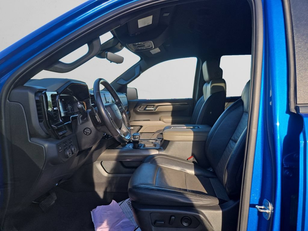 Used 2022 Chevrolet Silverado 1500 ZR2 w/ Technology Package AWD/4WD image 10