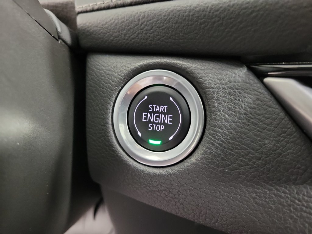 Used 2024 Cadillac XT4 Premium Luxury FWD image 32